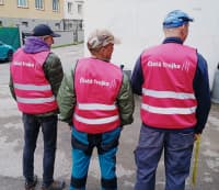 Praha 3 se sama vrhne na úklid chodníků